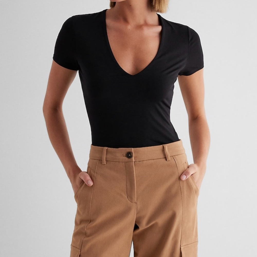 Express Body Contour Compression V-Neck Short Sleeve Bodysuit Small Black NWOT